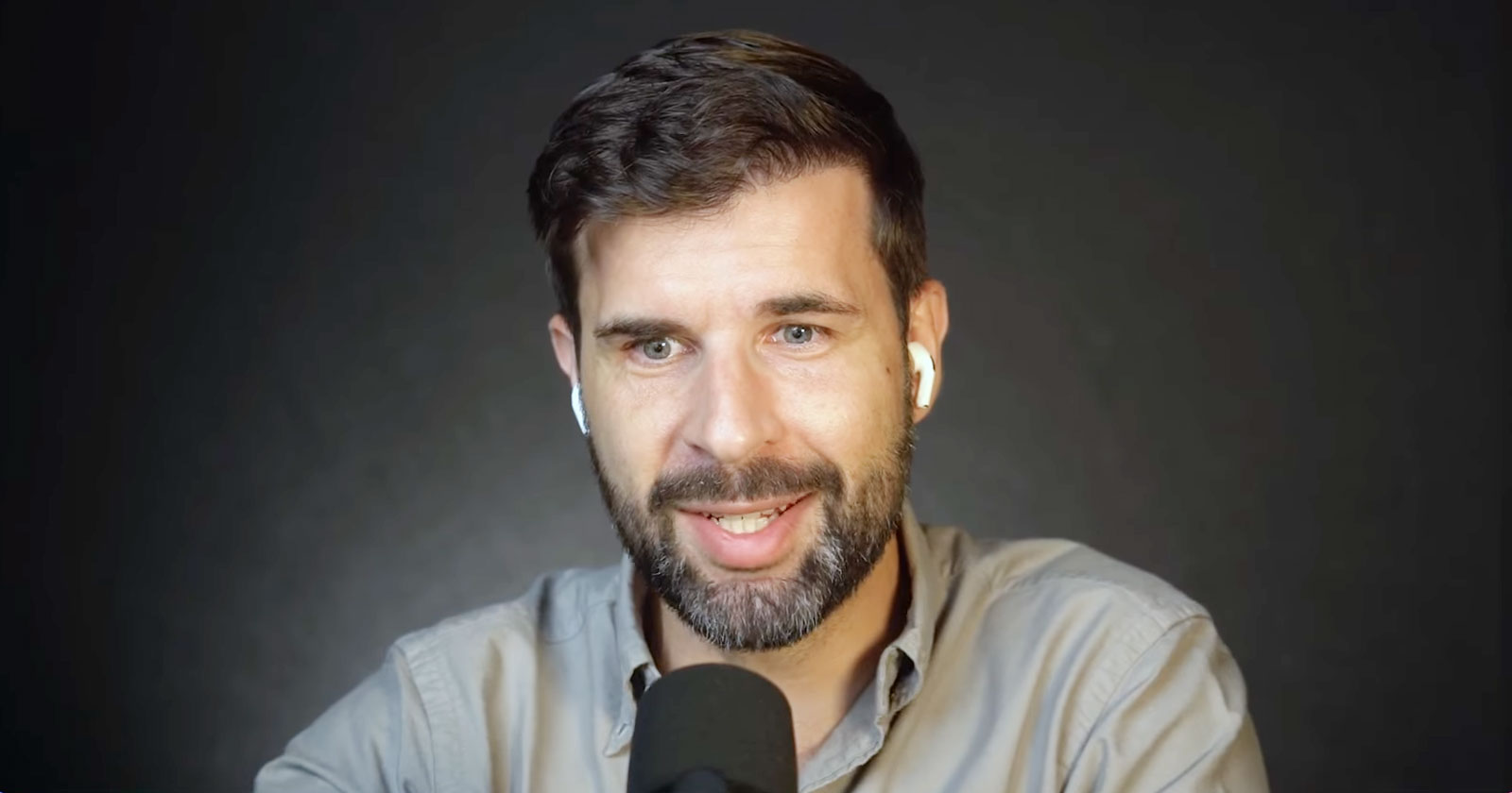 AI Advertising Brief: Ahrefs Information Reveals Brand Name Mentions Boost AI Search Positions using @sejournal, @martinibuster